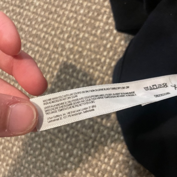 Gola x Anthropologie Black Graphic Crop Tee Size S 95% cotton 5% spandex - Picture 4 of 7